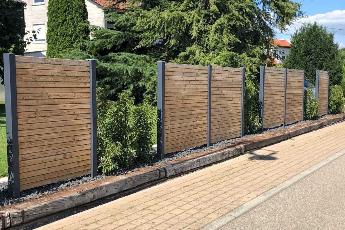 Holz-Sichtschutz