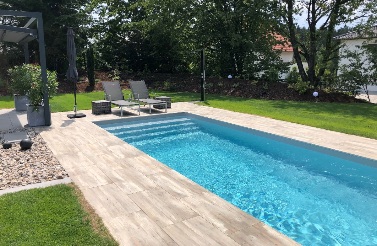Individueller Pool, passgenau gemauert